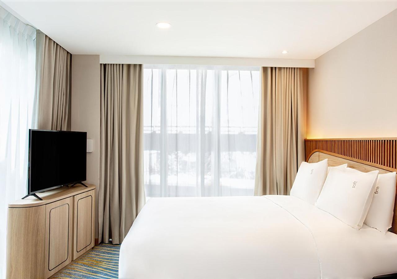 Holiday Inn Express & Suites Bangkok Central Pier By Ihg Bagian luar foto
