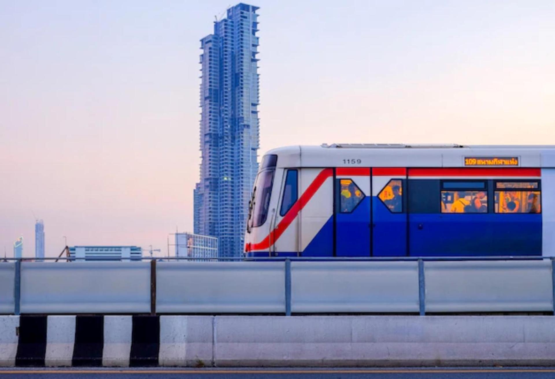 Holiday Inn Express & Suites Bangkok Central Pier By Ihg Bagian luar foto