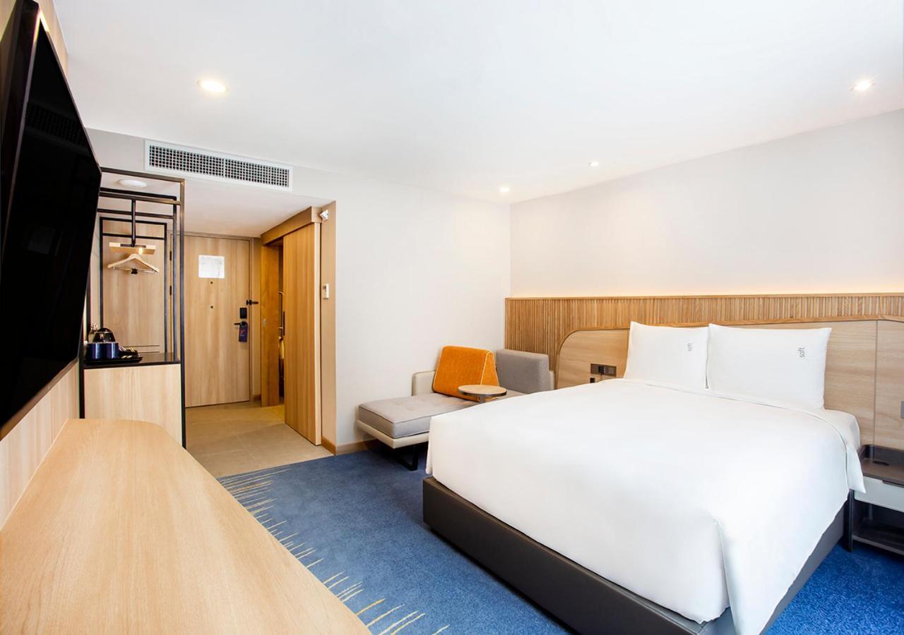 Holiday Inn Express & Suites Bangkok Central Pier By Ihg Bagian luar foto