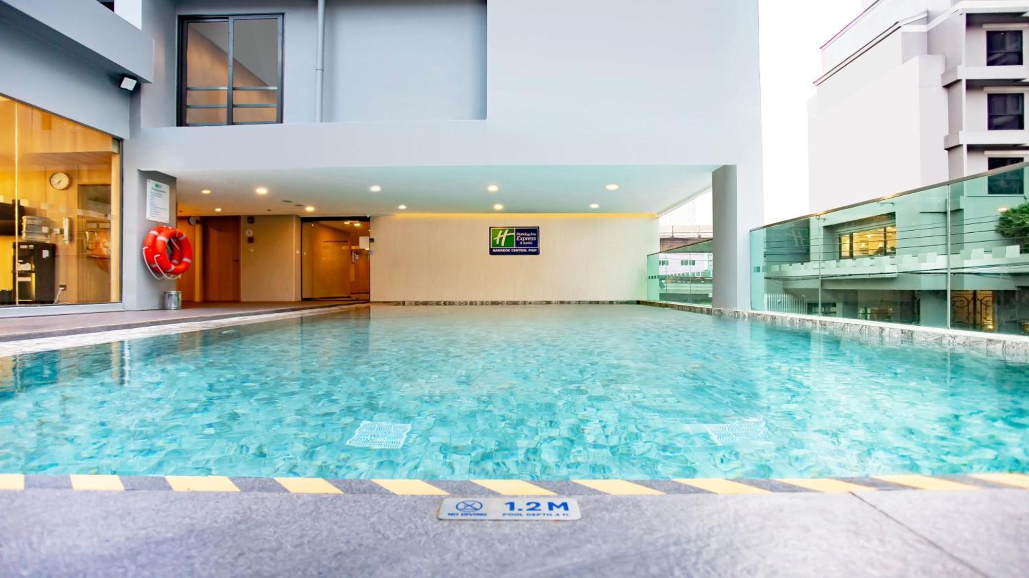 Holiday Inn Express & Suites Bangkok Central Pier By Ihg Bagian luar foto